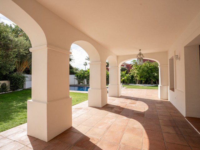 6 Slaapkamer Villa in Guadalmina Baja