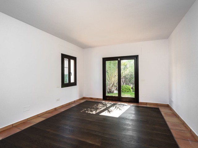 6 Slaapkamer Villa in Guadalmina Baja