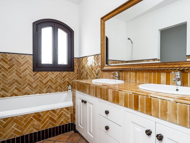 6 Slaapkamer Villa in Guadalmina Baja