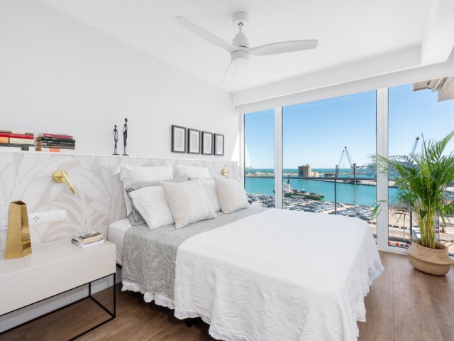 Apartamento con 3 Dormitorios  en Málaga