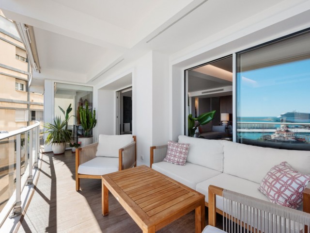 Apartamento con 3 Dormitorios  en Málaga