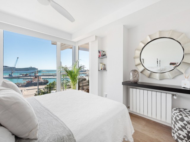 Apartamento con 3 Dormitorios  en Málaga