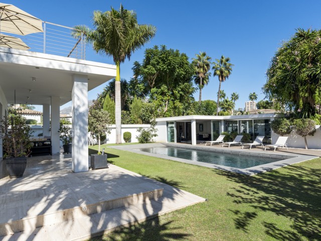 4 Schlafzimmer Villa in Nueva Andalucía