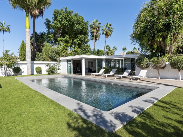 4 Schlafzimmer Villa in Nueva Andalucía