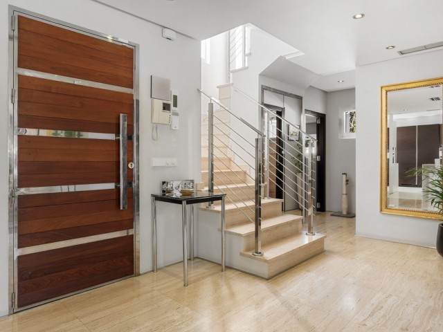 4 Bedrooms Villa in Nueva Andalucía