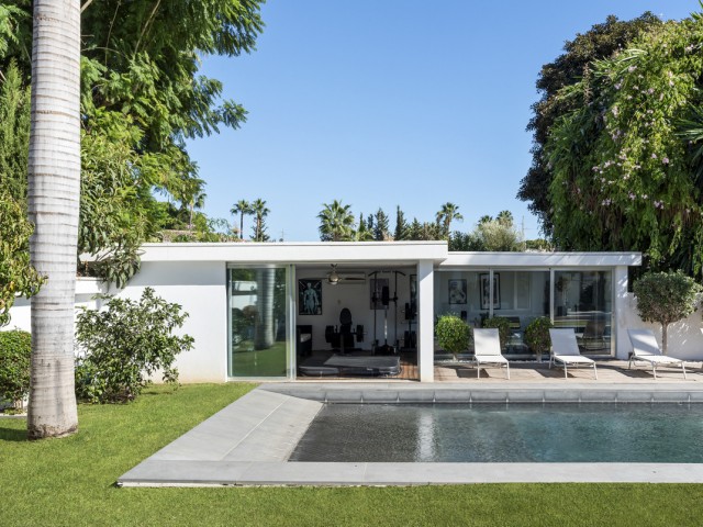 4 Bedrooms Villa in Nueva Andalucía