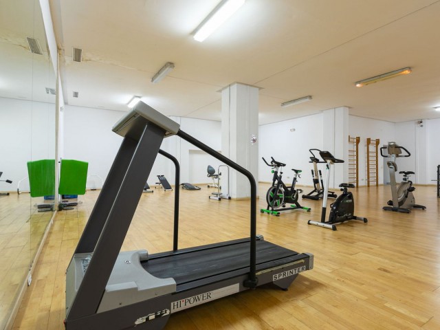 2 Makuuhuoneen Huoneisto Puerto Banús