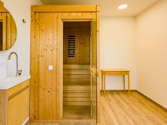 Villa con 6 Dormitorios  en Montes de Málaga