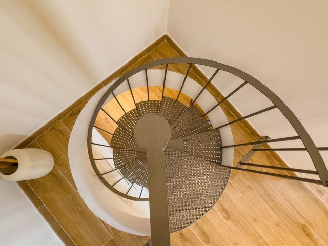 Villa con 6 Dormitorios  en Montes de Málaga