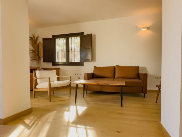 Villa con 6 Dormitorios  en Montes de Málaga