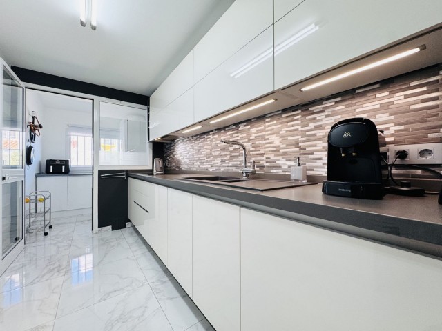 Maison mitoyenne avec 3 Chambres  à Casares Playa