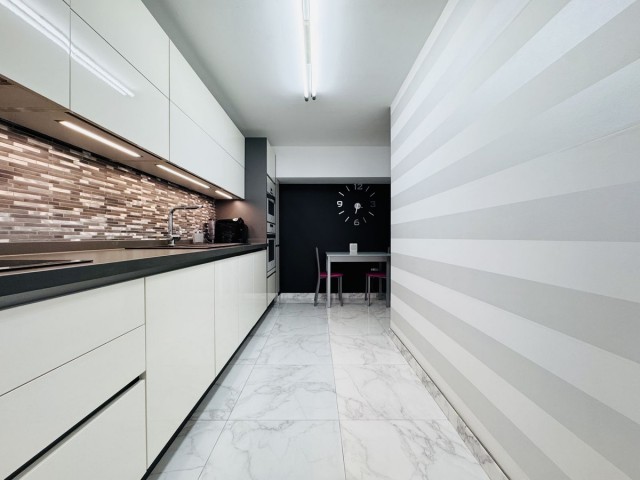 Maison mitoyenne avec 3 Chambres  à Casares Playa