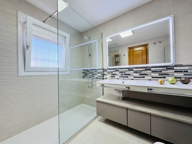 Maison mitoyenne avec 3 Chambres  à Casares Playa