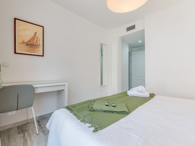 Apartamento con 3 Dormitorios  en Guadalmina Baja