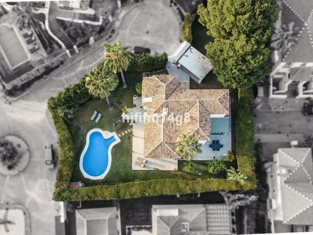 5 Schlafzimmer Villa in Nueva Andalucía
