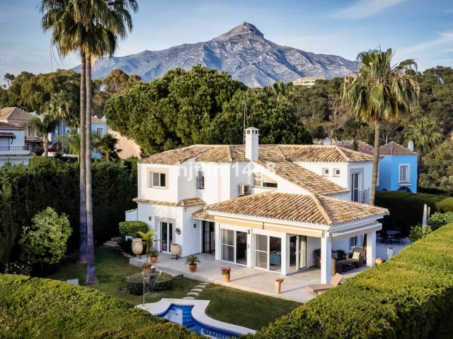 5 Schlafzimmer Villa in Nueva Andalucía