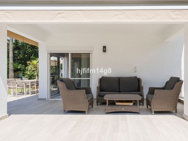 5 Schlafzimmer Villa in Nueva Andalucía