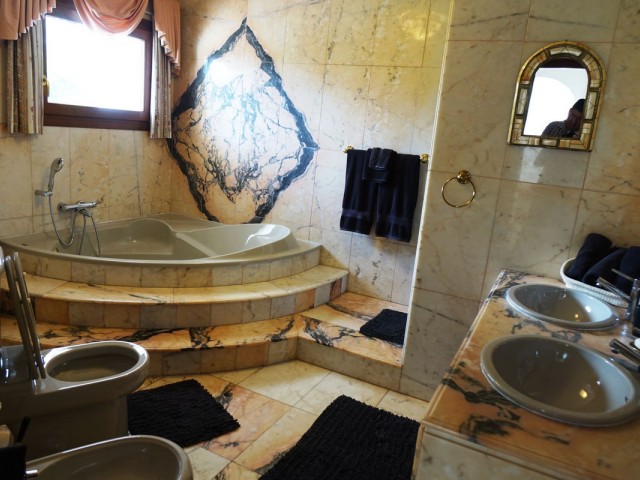 5 Sovrums Villa i Mijas