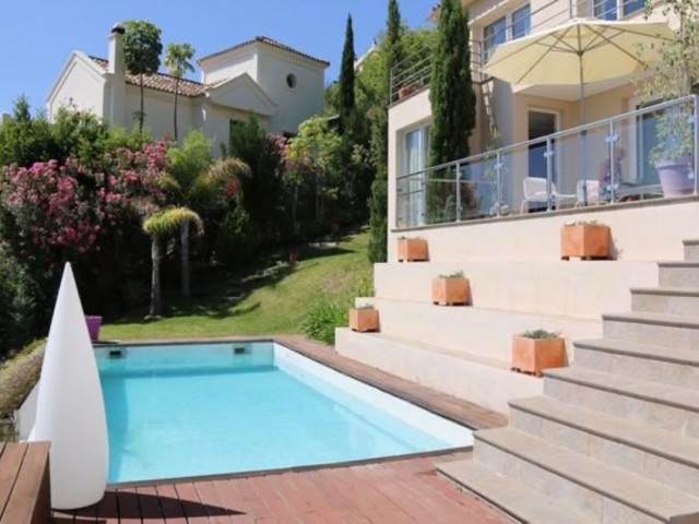 5 Bedrooms Villa in Los Arqueros