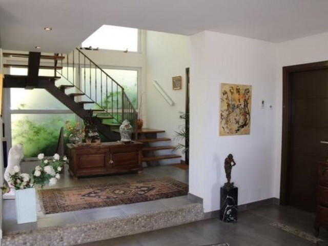 5 Bedrooms Villa in Los Arqueros