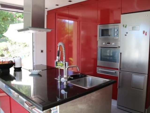 5 Bedrooms Villa in Los Arqueros