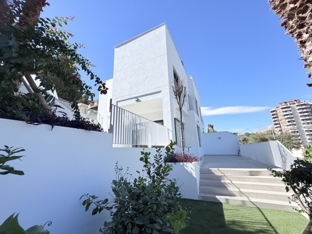 Villa con 3 Dormitorios  en Málaga