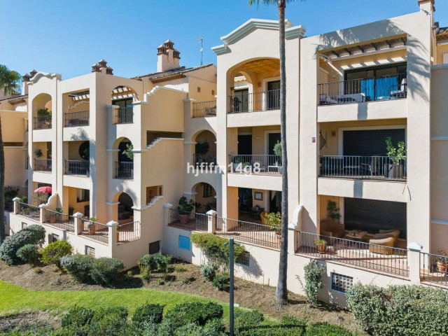 2 Makuuhuoneen Huoneisto Benahavís