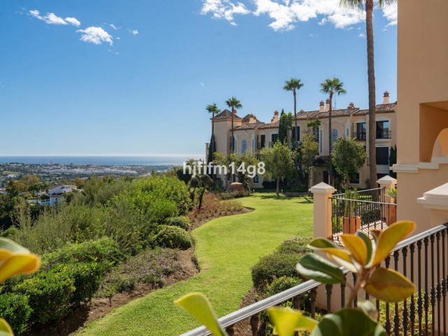 2 Bedrooms Apartment in Benahavís