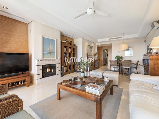 2 Bedrooms Apartment in Benahavís