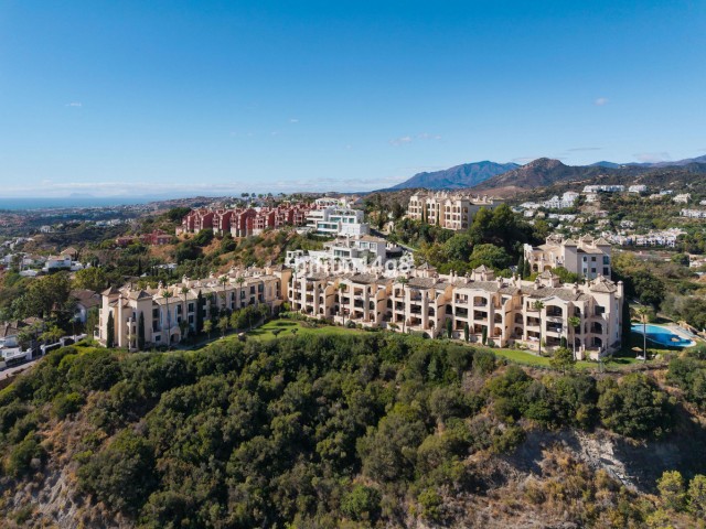 2 Bedrooms Apartment in Benahavís