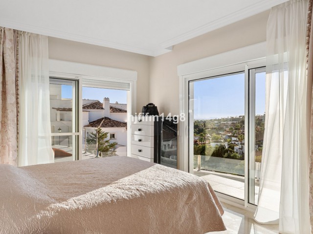 Penthouse in Nueva Andalucía