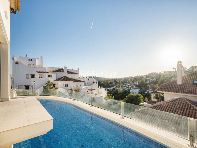 Penthouse in Nueva Andalucía
