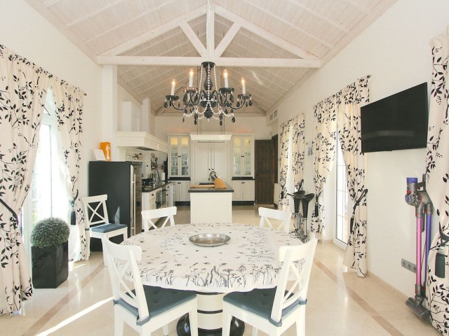 4 Bedrooms Villa in Mijas