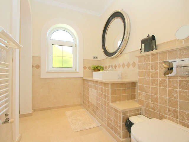 4 Bedrooms Villa in Mijas