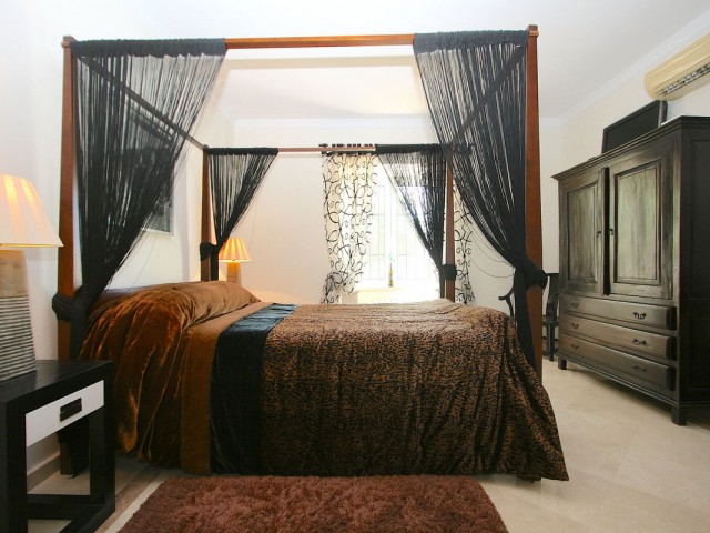 4 Bedrooms Villa in Mijas