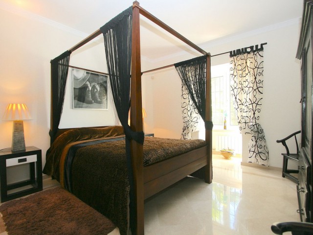 4 Bedrooms Villa in Mijas