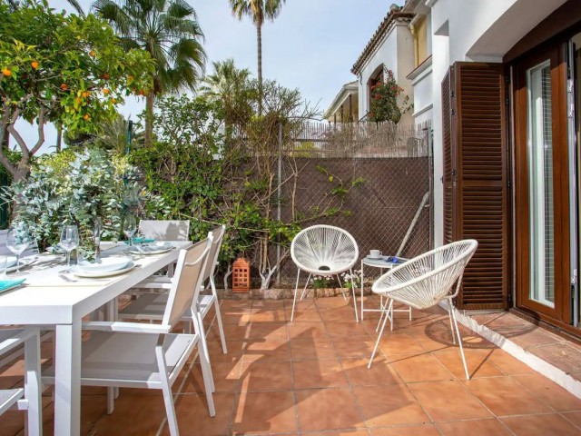 Maison mitoyenne avec 2 Chambres  à Estepona