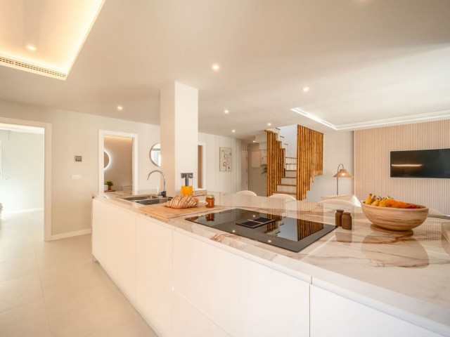4 Schlafzimmer Apartment in Nueva Andalucía