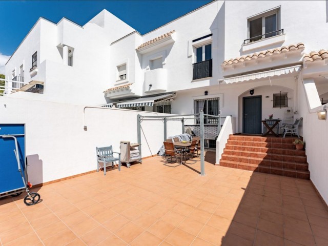 4 Bedrooms Townhouse in Fuengirola