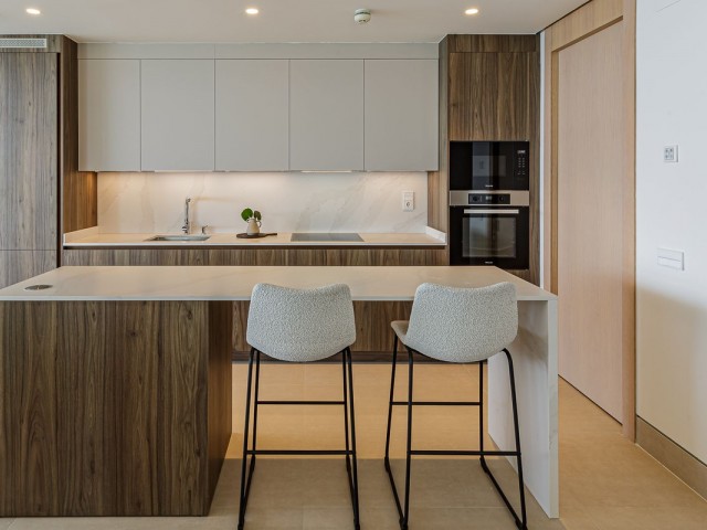 Apartamento con 4 Dormitorios  en Málaga Centro