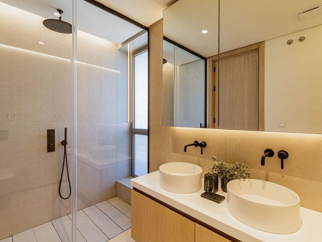 Apartamento con 4 Dormitorios  en Málaga Centro