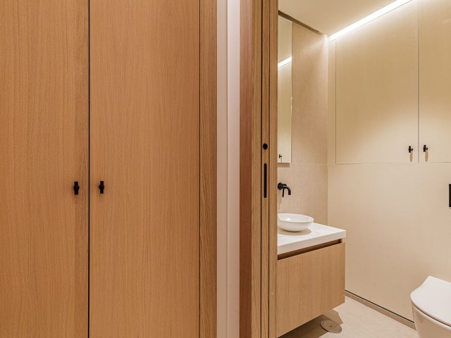 Apartamento con 4 Dormitorios  en Málaga Centro