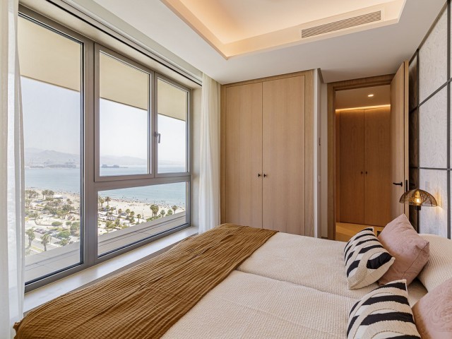 Apartamento con 4 Dormitorios  en Málaga Centro