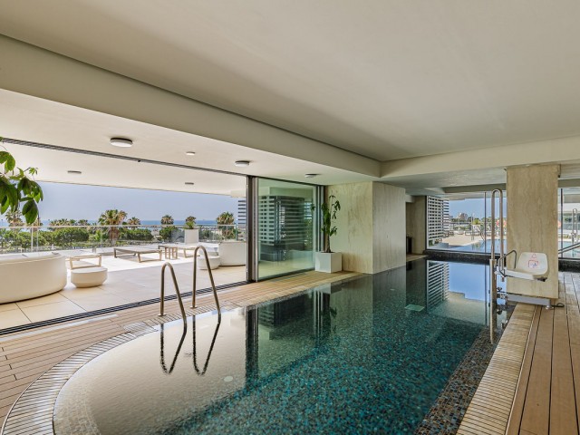 Apartamento con 4 Dormitorios  en Málaga Centro