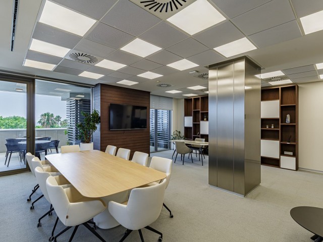 Apartamento con 4 Dormitorios  en Málaga Centro