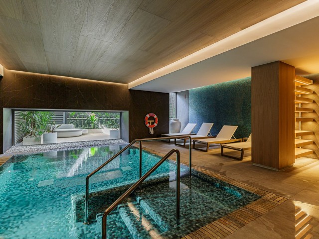 Apartamento con 4 Dormitorios  en Málaga Centro