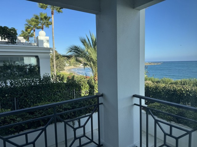Appartement avec 3 Chambres  à Estepona