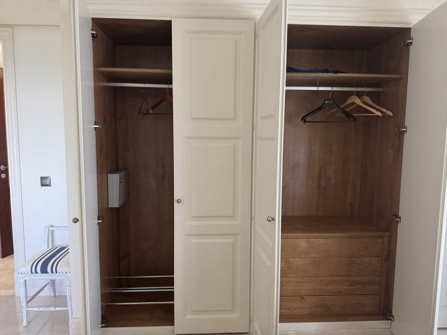 Appartement avec 3 Chambres  à Estepona