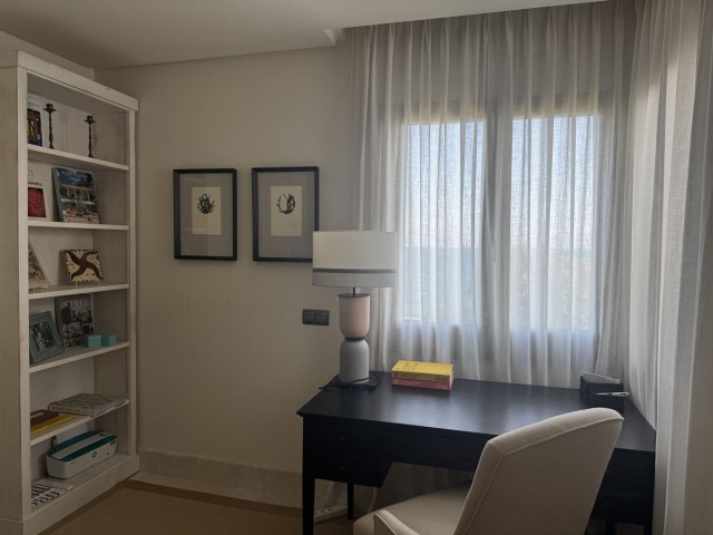 Appartement avec 3 Chambres  à Estepona