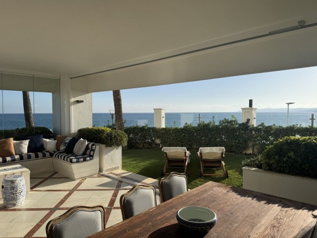 Appartement avec 3 Chambres  à Estepona